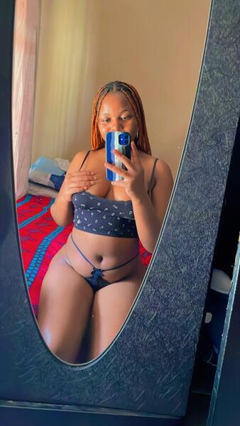 HotSmallTitz