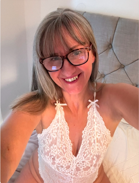 LILY_MATURE_UK_MILF