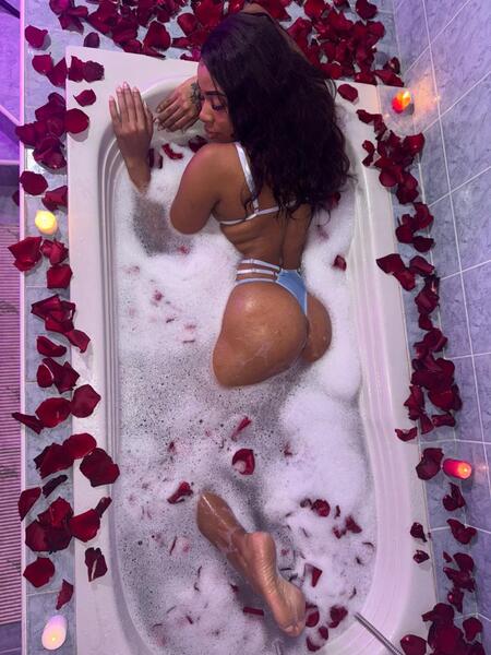AlysonJons
