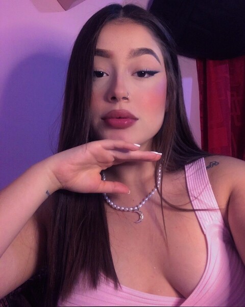 mia_volkova
