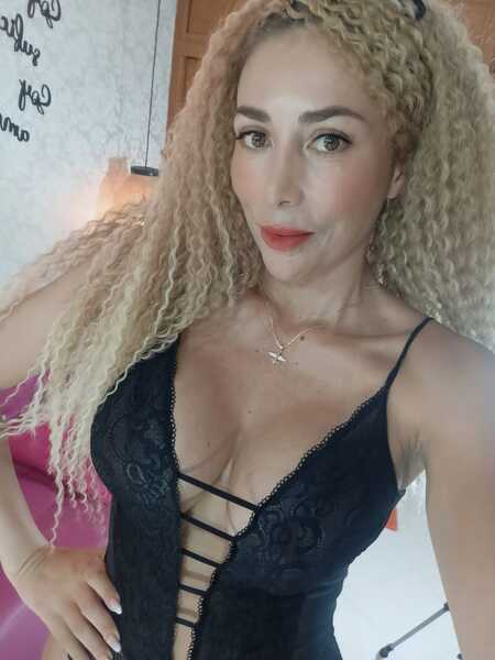 AmelyVonTeese
