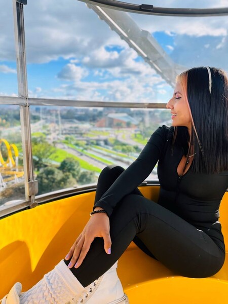 NinaDeville