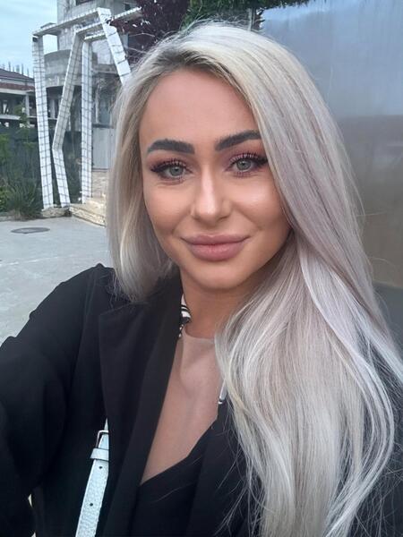 emaboom's profile picture
