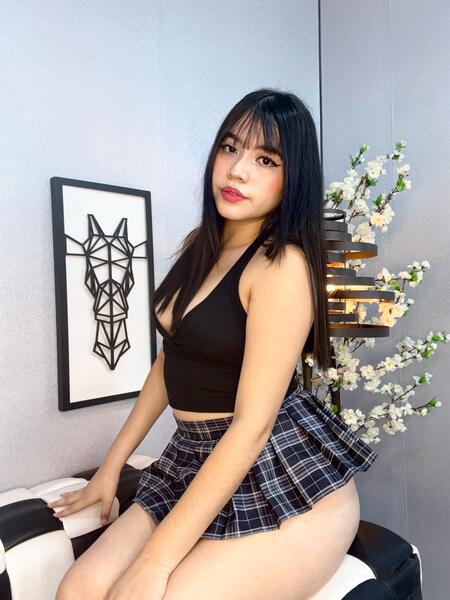 Emilyy_Cute