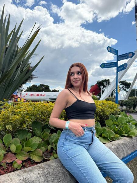 antonelasalazar's profile picture