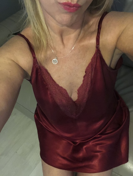 elly49's profile picture
