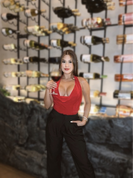 Nina_Steel