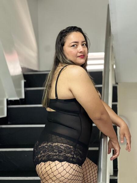 ALEXANDRA_MILF