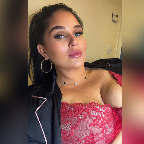 Bustybbw_Leila429