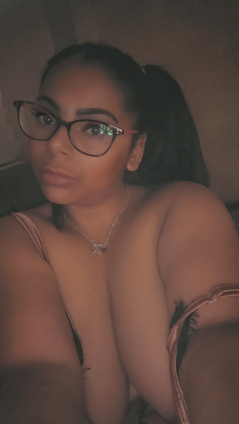 BritishBustSienna69