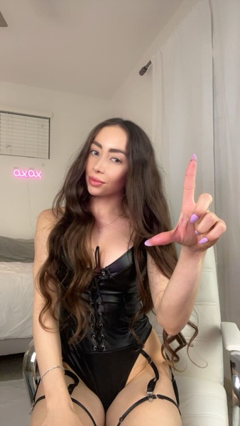 QueenChloeXO
