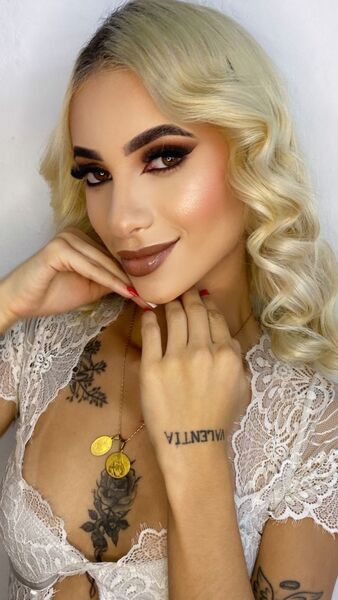 ViktoriaMonroe