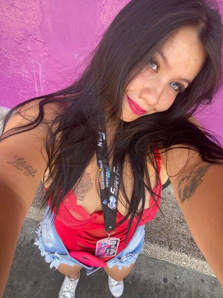 ninakisslove's profile picture