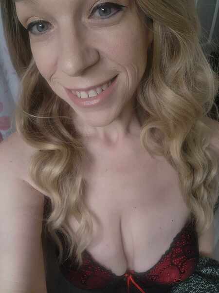 HaileeAtHome