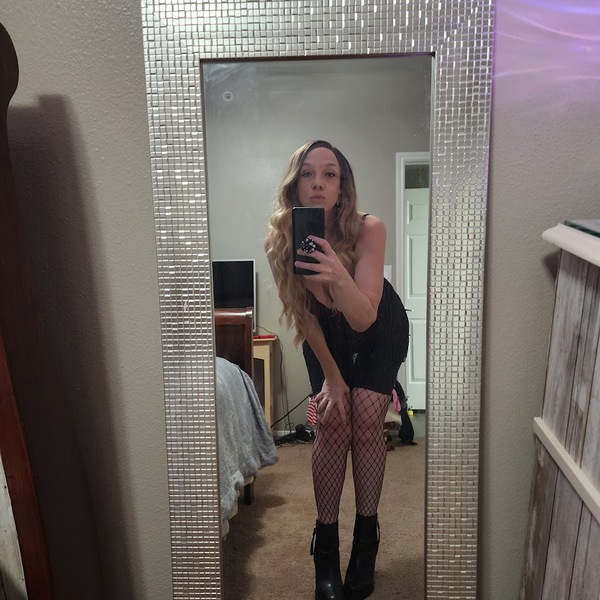 HaileeAtHome