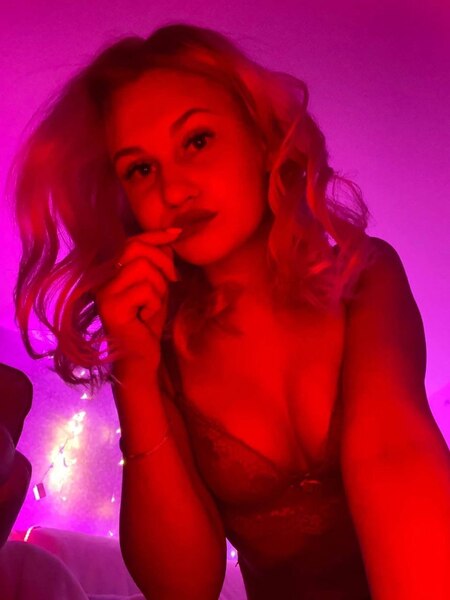 Sofia_Kenwood