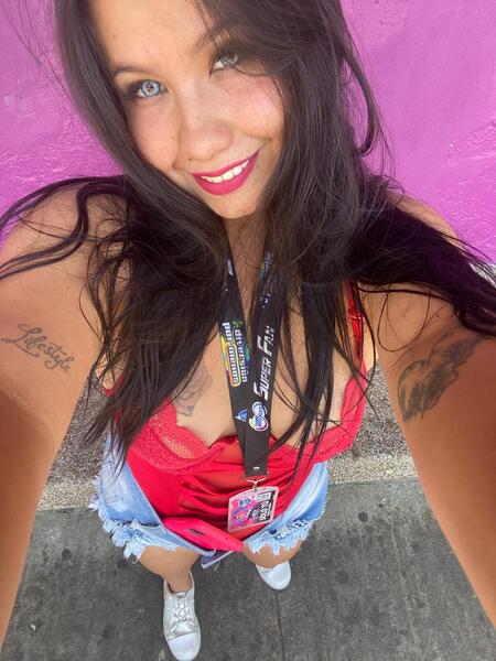 ninakisslove's profile picture