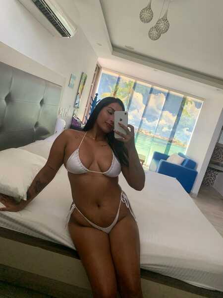 StefanyBlow23