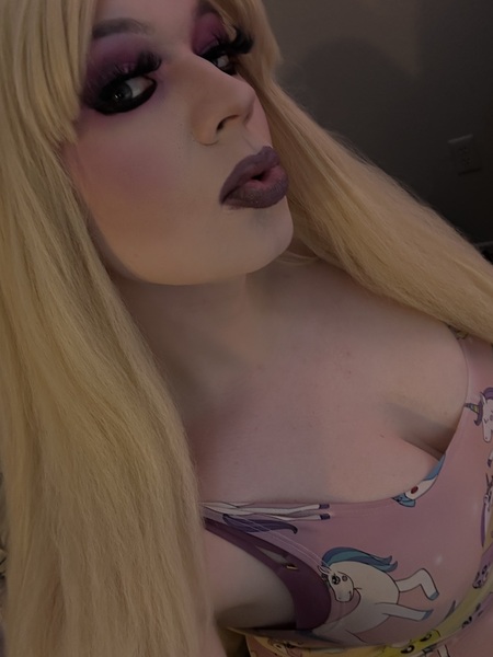 AdelinaFoxx
