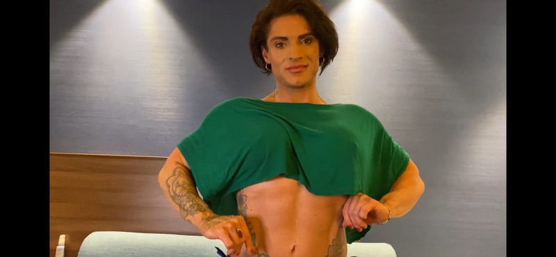 NiceMuscleGirlXZXZ