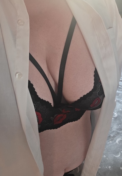 Curvy_Cate