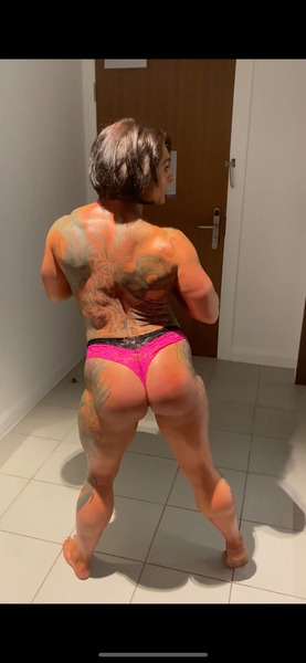 NiceMuscleGirlXZXZ