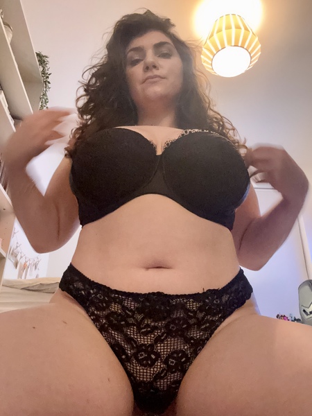 34HHGamerGirlHannah
