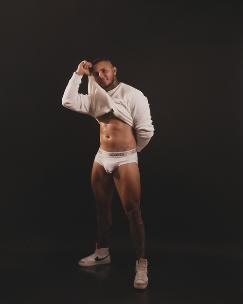 aron_strong