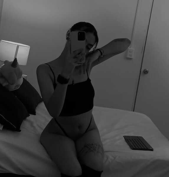 Ella_Bennet