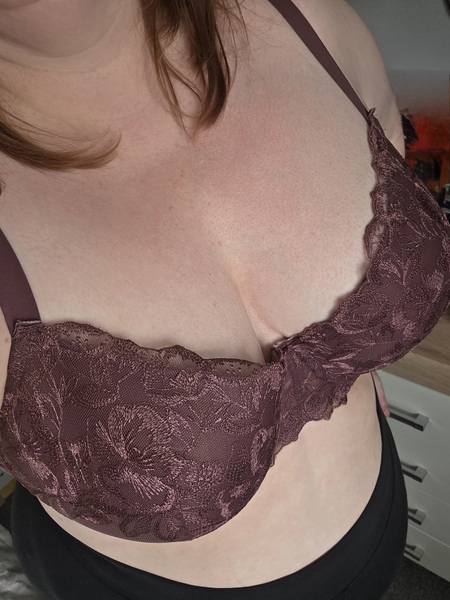 Curvy_Cate