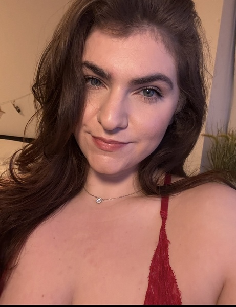 34HHGamerGirlHannah