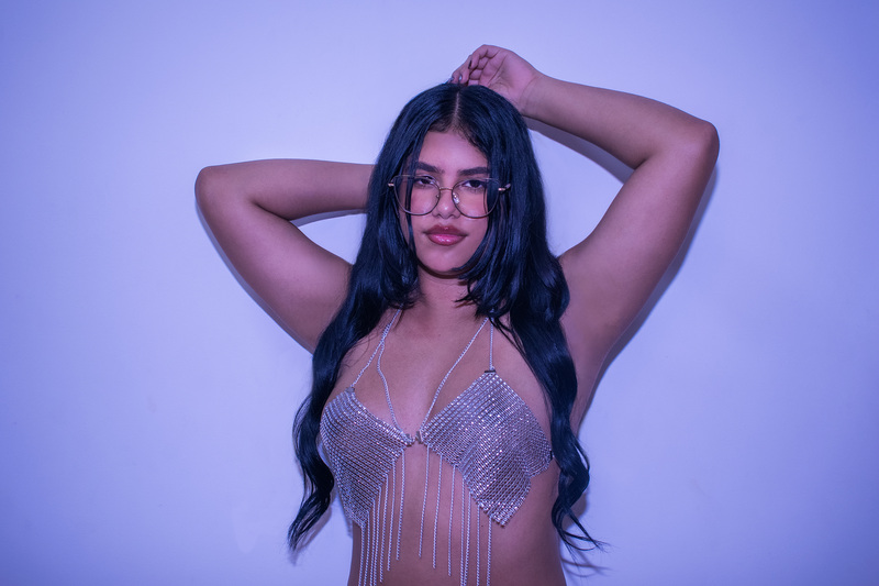 Chloe_Shine