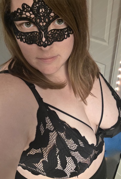 Curvy_Cate