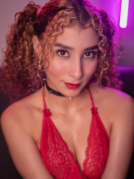 elyhill's profile picture