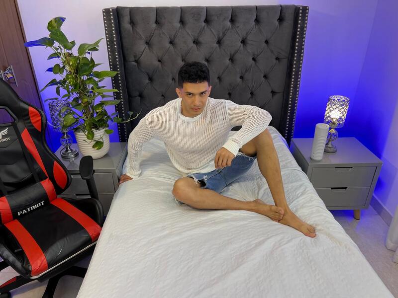aronvillegas's profile picture