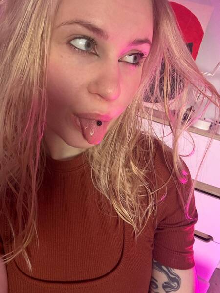 Sofia_Kenwood