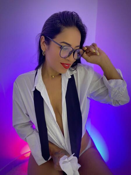 Naugthy_Milf