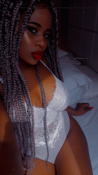 angela_queen's profile picture