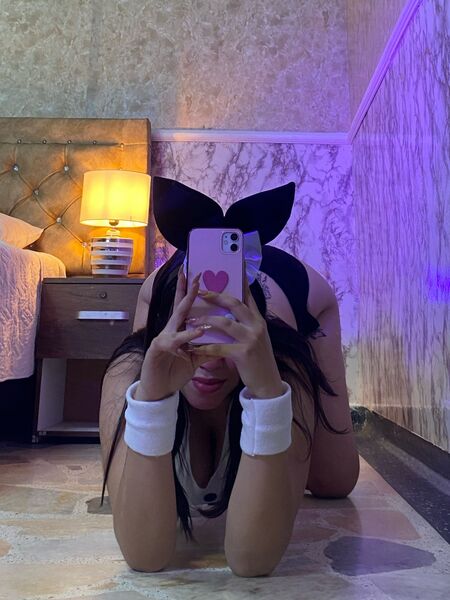 MaeveBigBoobs